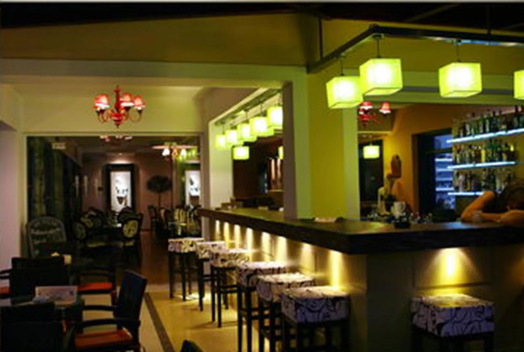 Ionis Art Hotel