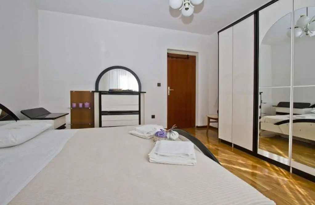 City Apartment Dino