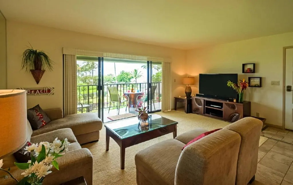 Alii Kai 8H-top floor corner, ocean view, pool, hot tub, BBQ, free parking
