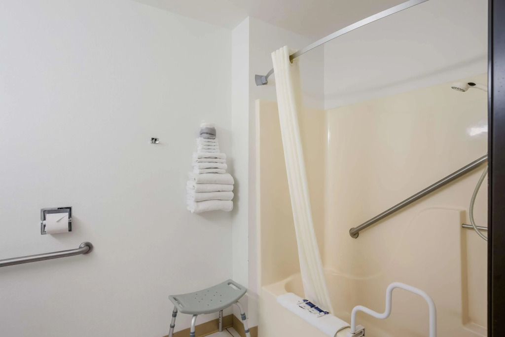 Americas Best Value Inn & Suites-Birch Run