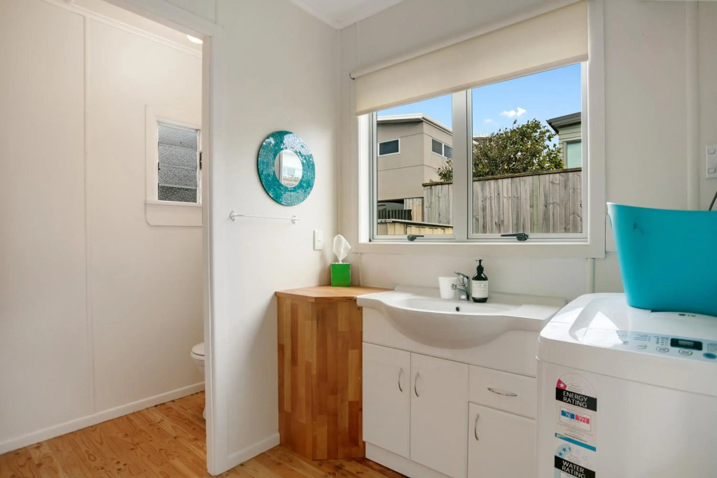 Clara's Togs and Towels - Waihi Accommodation - Bachcare NZ