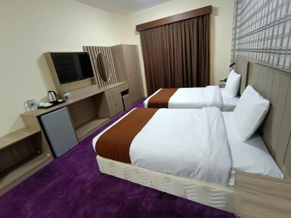ROYAL HOTEL