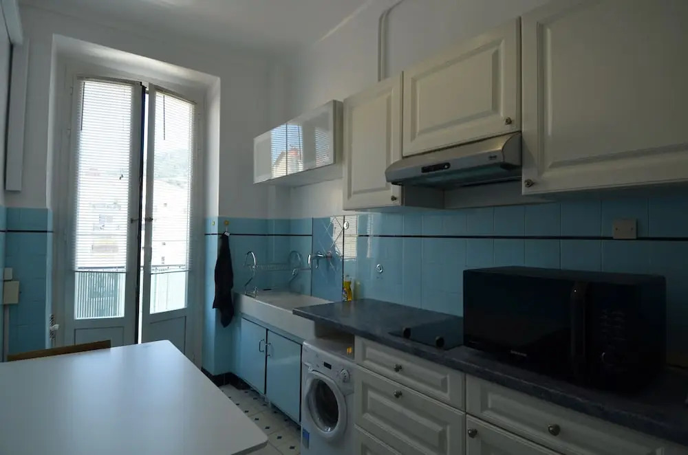Cosy apartment 4 persons near Train Station Nice Riquier