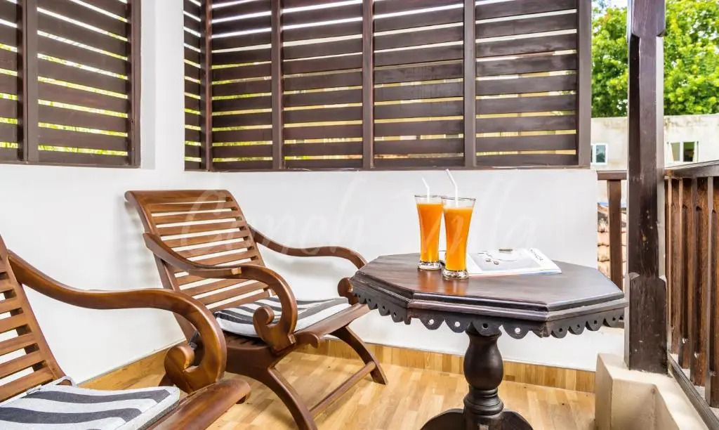 Grand Conch 4 BR Villa -3 Min walk to the beaches