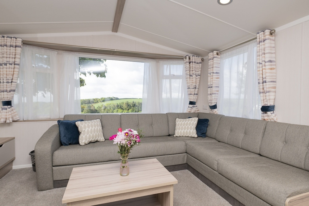 Suncrest Plus Caravan by Belvilla