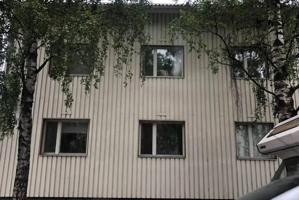 Värikäs puutalokaksio 1-6 hlölle, ilm parkit