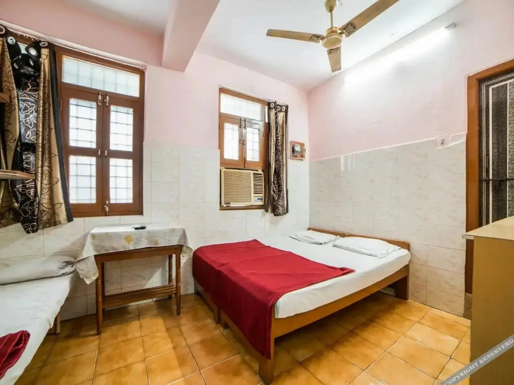Sree Radha Lodge by OYO Rooms