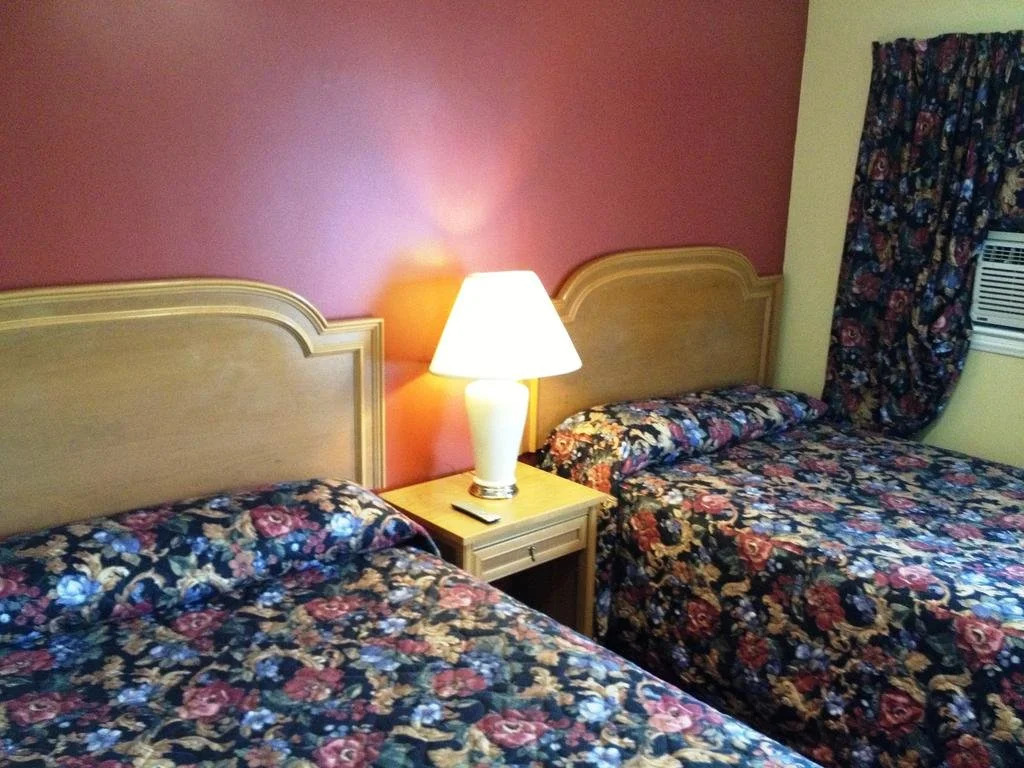 Parkway Motel