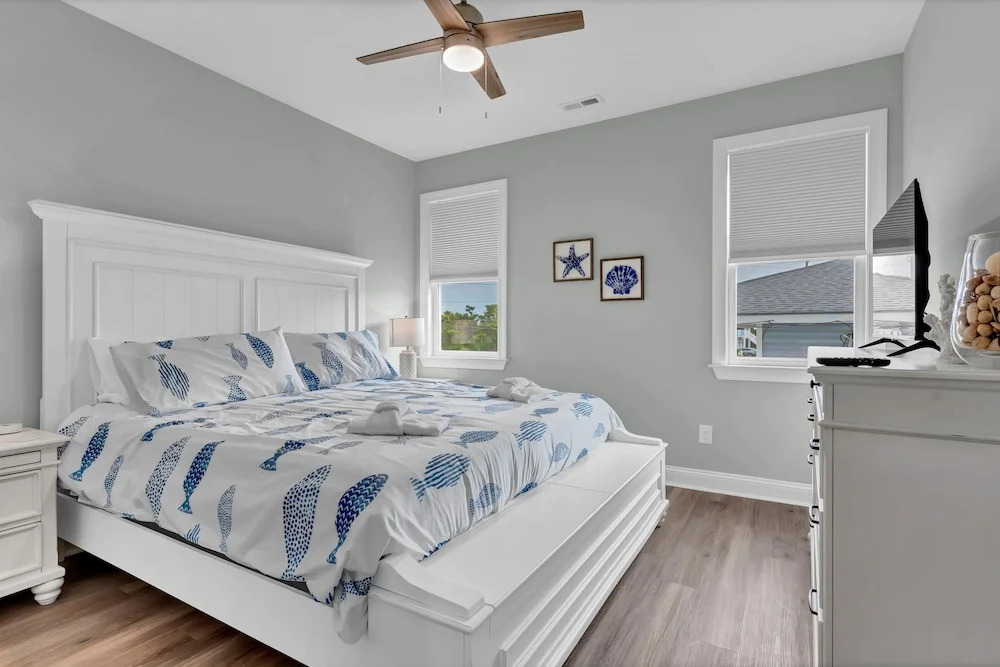 Walk to Beach Pool Ocean View Parking Bunk Beds