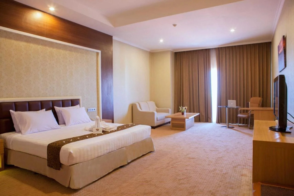 Surabaya Suite Hotel