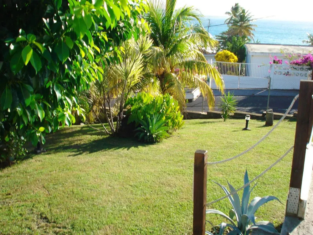 Apartment with 3 Bedrooms in Le Diamant, with Wonderful Sea View, Enclosed Garden And Wifi