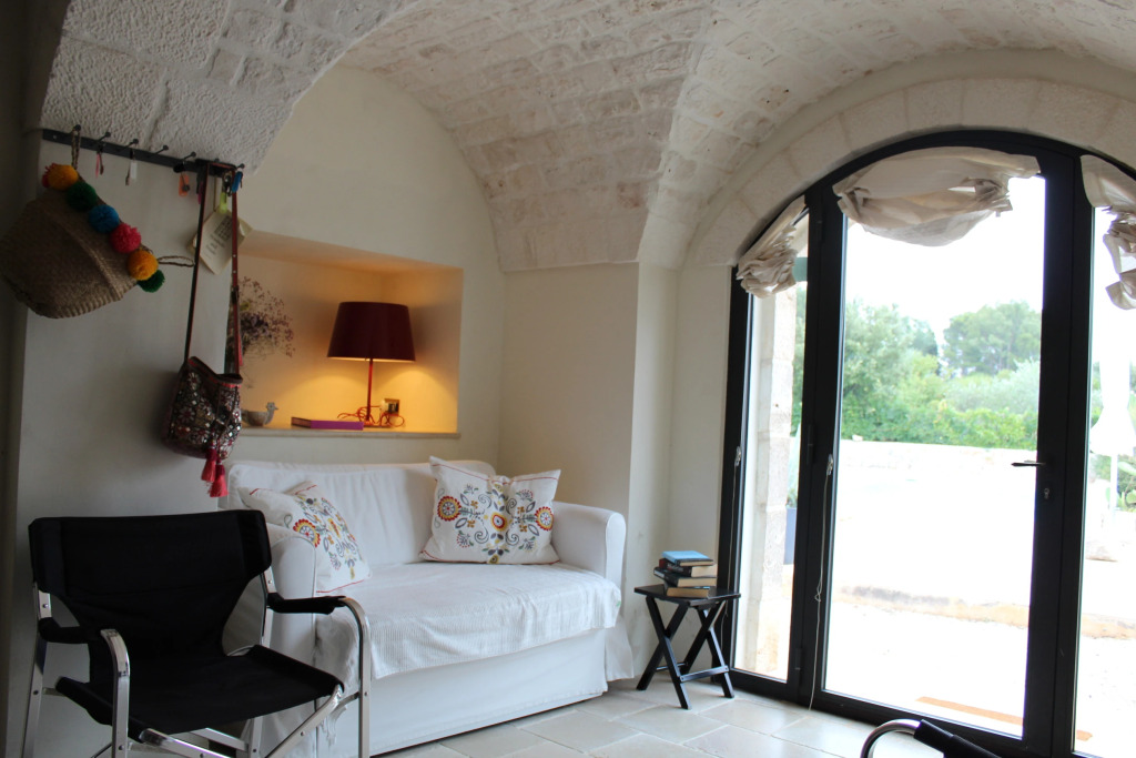 Ostuni,trullo fiabesco con piscina