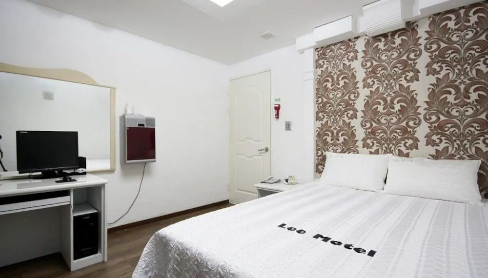Lee Motel