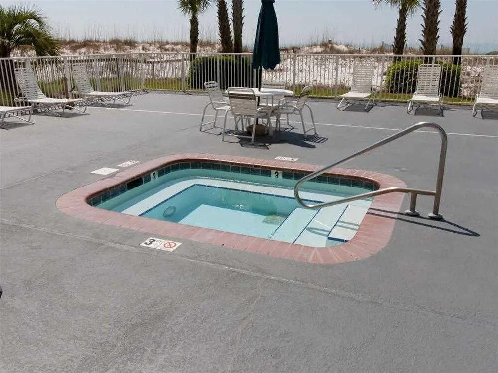 Regency Isle 507 - 2 Br condo by RedAwning