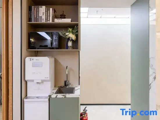 ZaiRenhai Youth Apartment