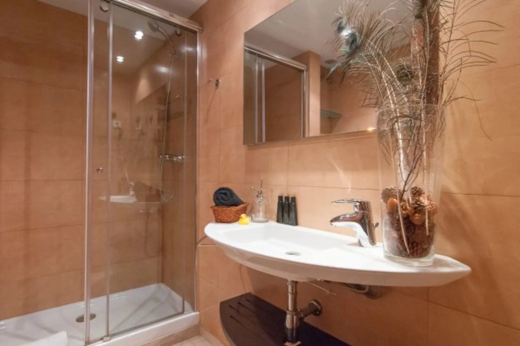 Family friendly 2BR Terrace quiet street - Neo