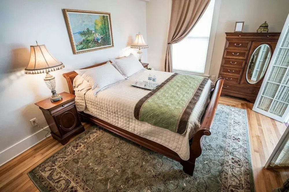Live Oaks Inn