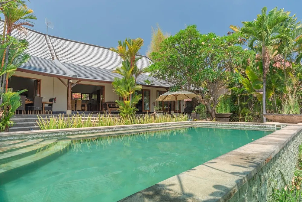Villa Lotus Kayuputih