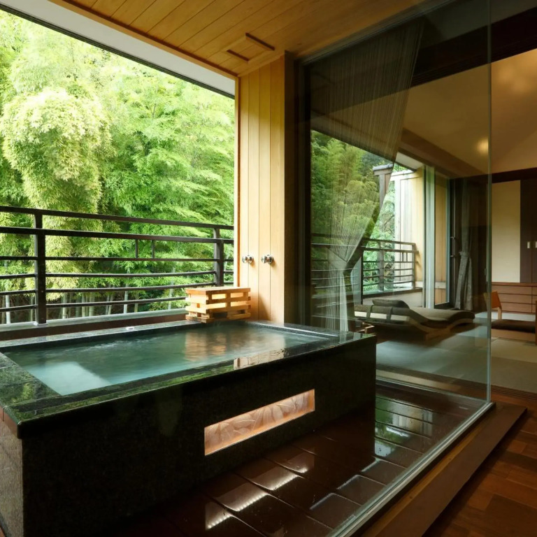 Hakone Kamon