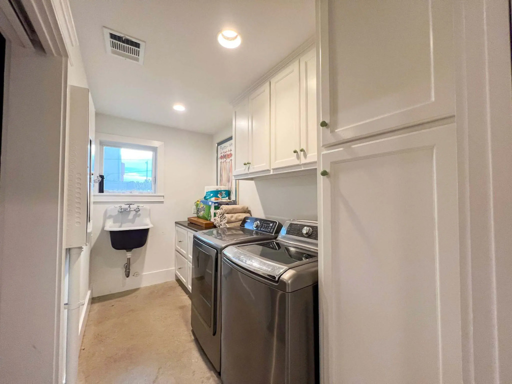 Rare - Unique East Austin Home - Walk to Downtown