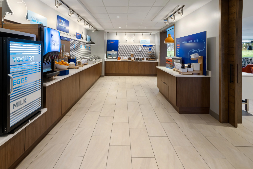 Holiday Inn Express & Suites Waynesboro East