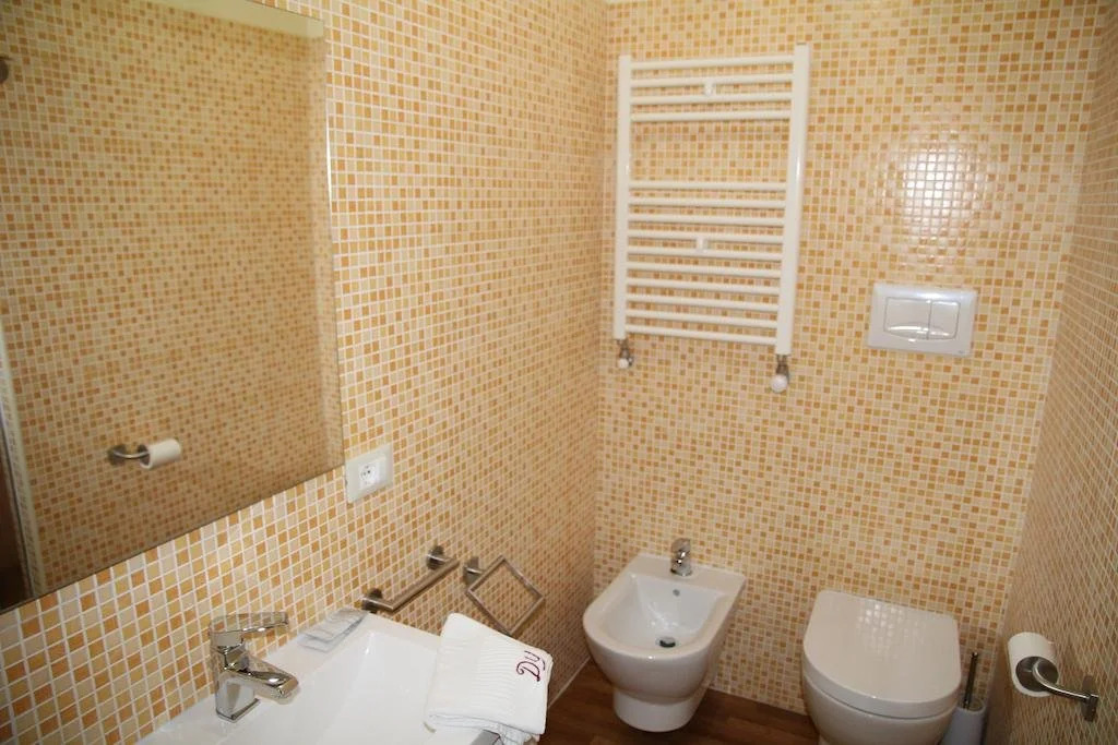 Domus Yenne Suites