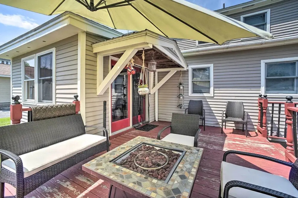 Stylish Suburban Getaway, 10 Miles to Royal Mtn!