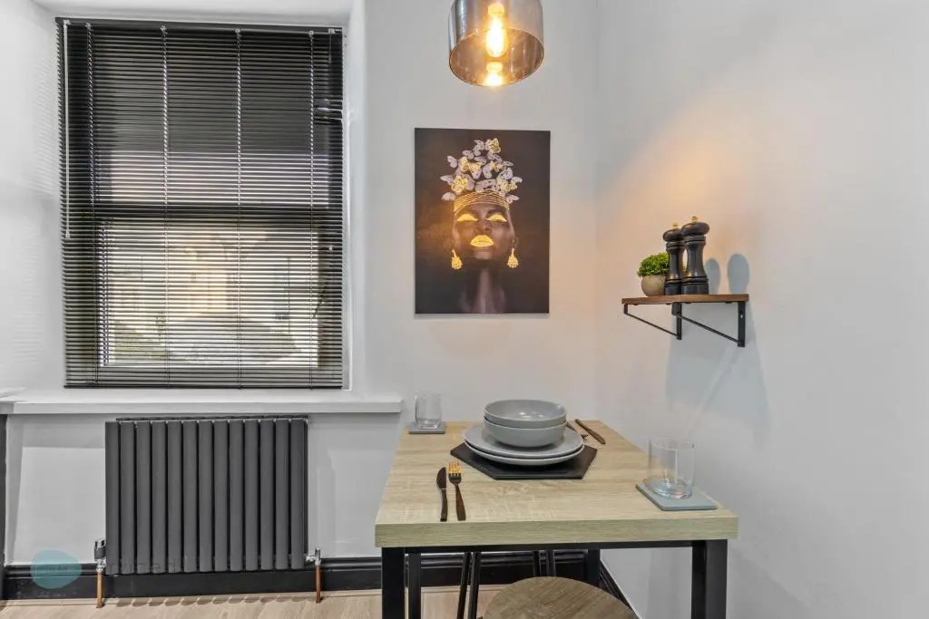 1 Bed- Holyrood Retreat