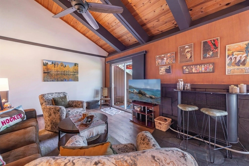 Tahoe City - Lake Forest Condo 3 Bedroom Condo