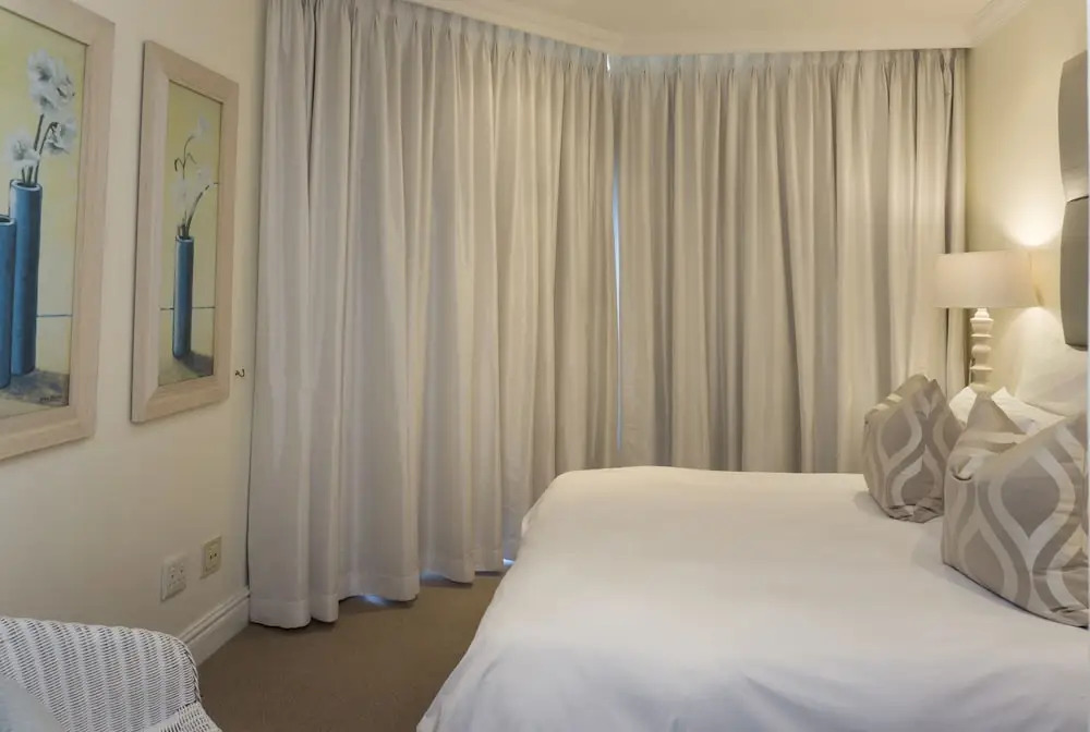 801 Oyster Schelles - Near Umhlanga Rocks Beach