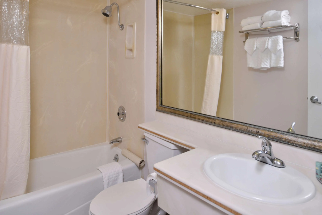 Best Western Airport Plaza Hotel   LAX Airport LA Stadium