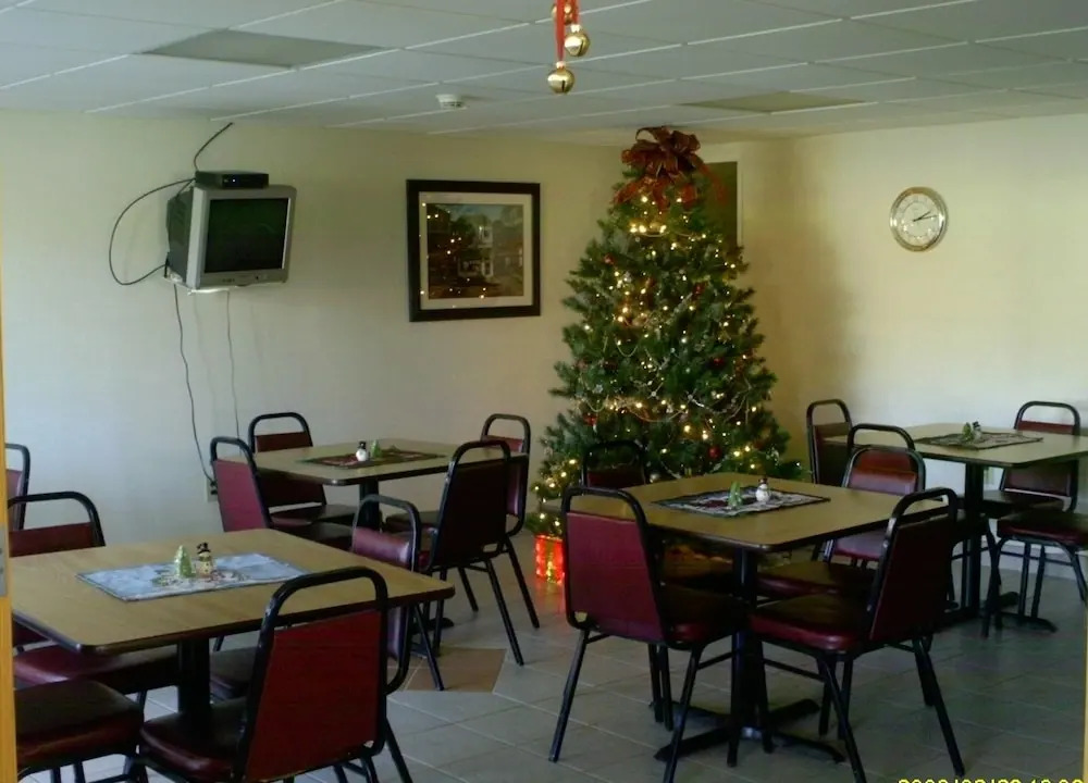 Campton Parkway Inn