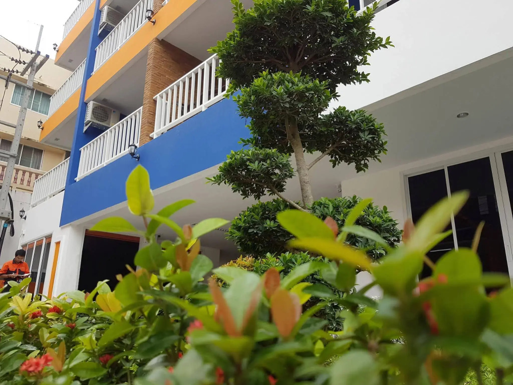 Club Apartments