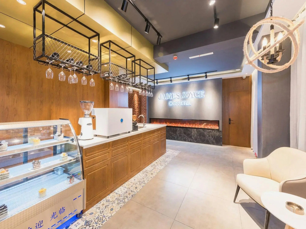 JAMES JOYCE COFFETEL Hotel (Shijiazhuang Zhengding Ancient City Shop)