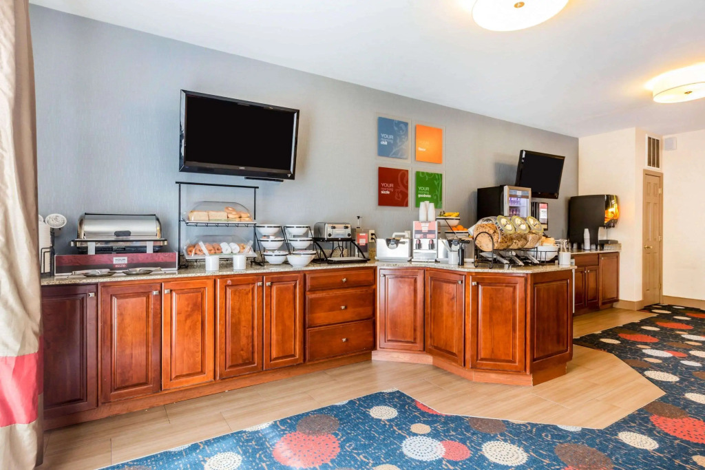 Comfort Inn & Suites South Burlington near University