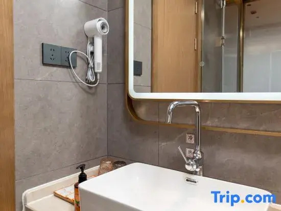 Vienna Hotel 5.0 Tianshui South Station Sheng Da Plaza Branch