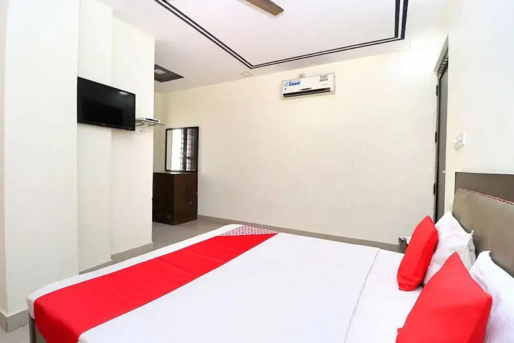 Hotel Shree Om by OYO Rooms