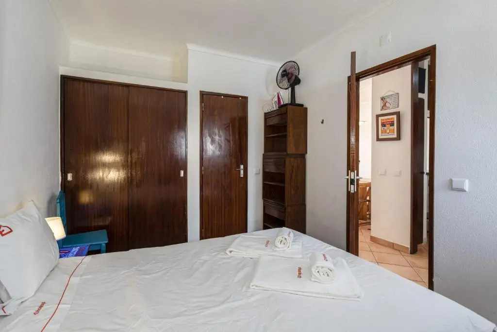 Hopstays Albufeira Casa do Zanão - 100m beach apartment