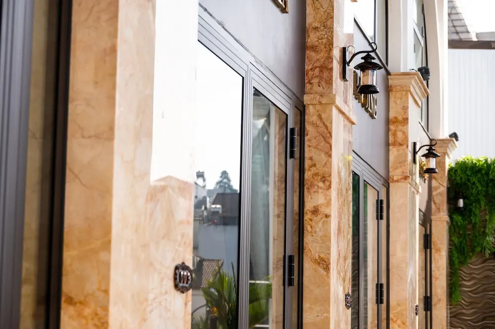 La Fleur Premium Central Apartment Hotel