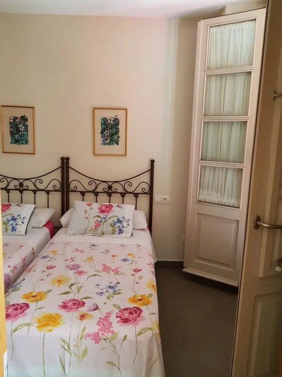 Stylish And Spacious 1 Bedroom Flat In Trendy Area