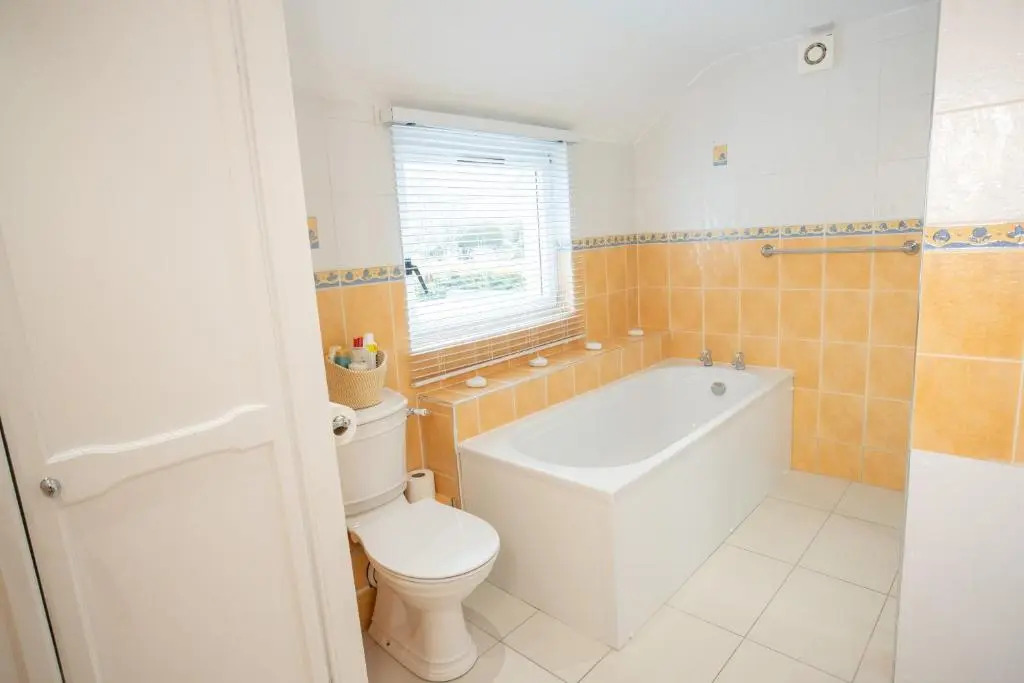 3 Private bedrooms attached to hosts home Free parking