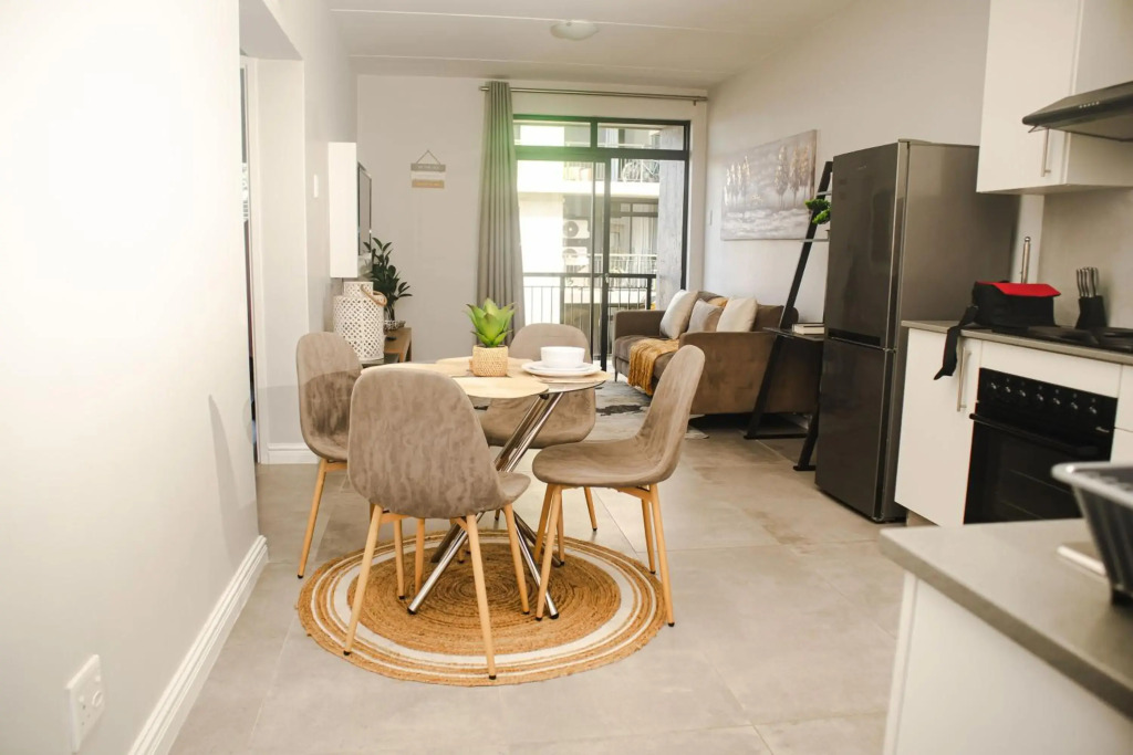 Modern 4 Sleeper Apartment