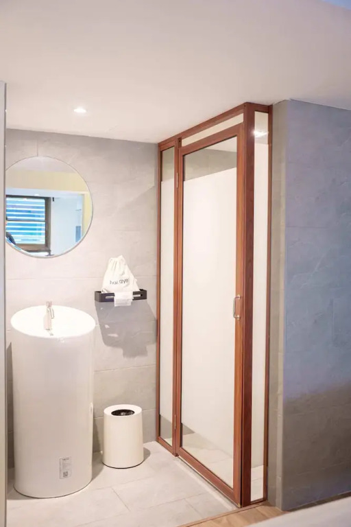 ZAYN Phrom Phong Hotel - Near Skytrain Phrom Phong Station