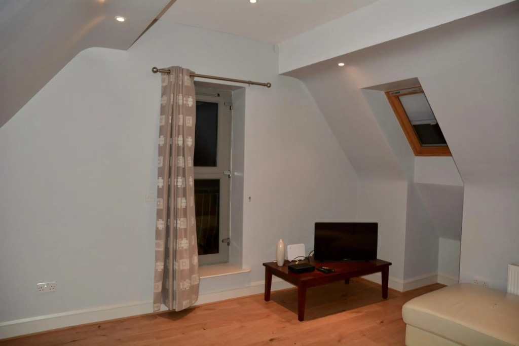 Apartment 3, Oakleigh House, Donnybrook Hill, Douglas Cork