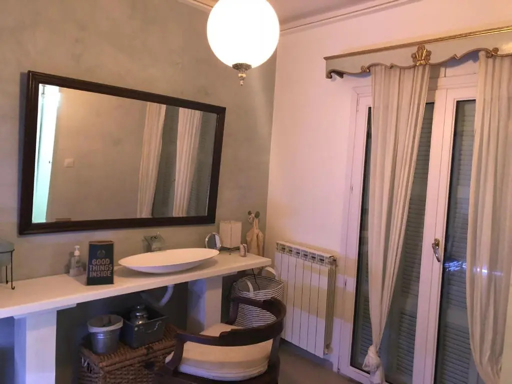 Classy lux apt w/ sea view, garden, parking