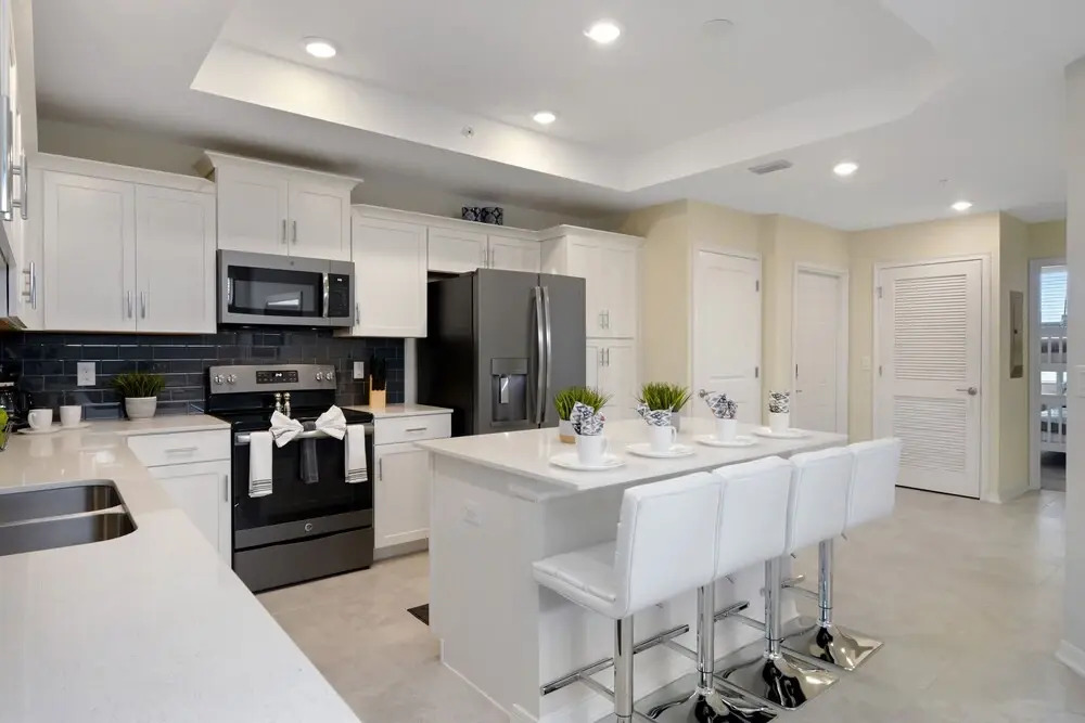 201 Apartment Storey Lake 46657/46937