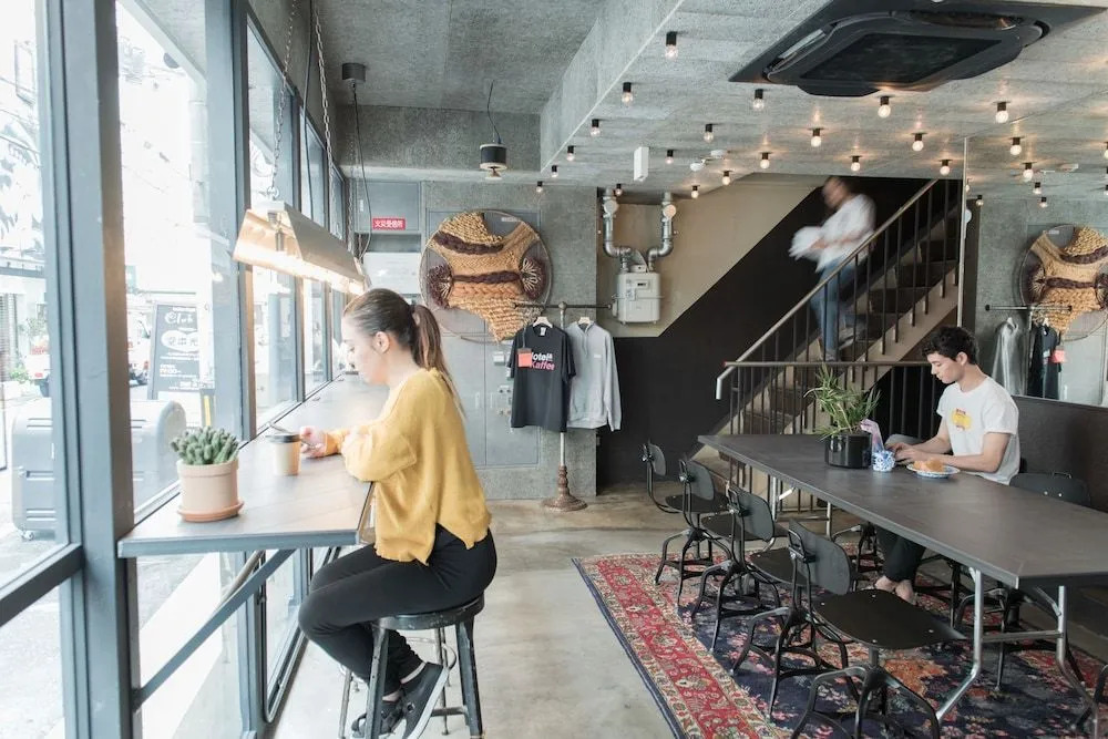 EARTHMANS HOTEL & KAFFEE Shinsaibashi