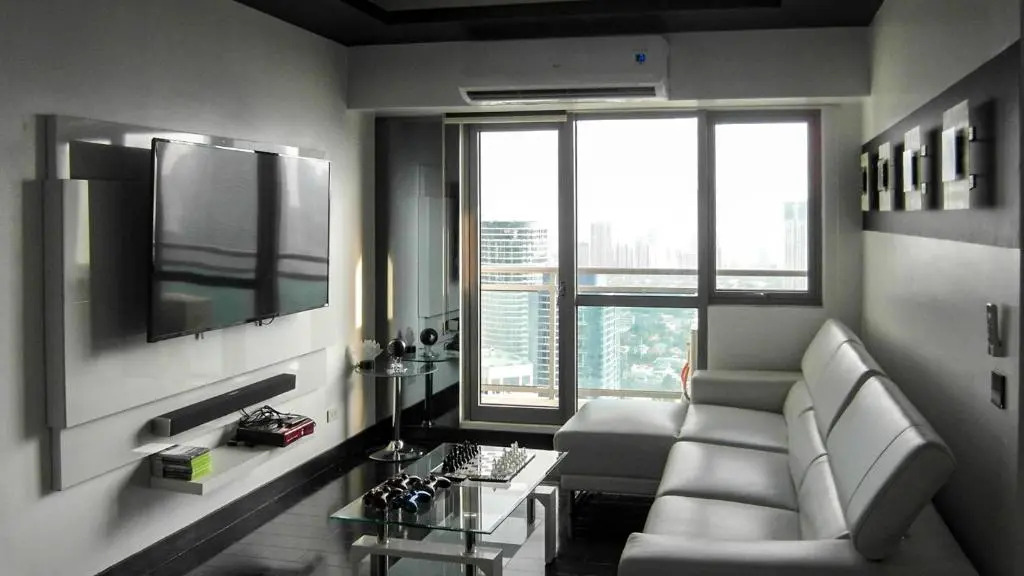 Modern Luxury Lower Penthouse Unit