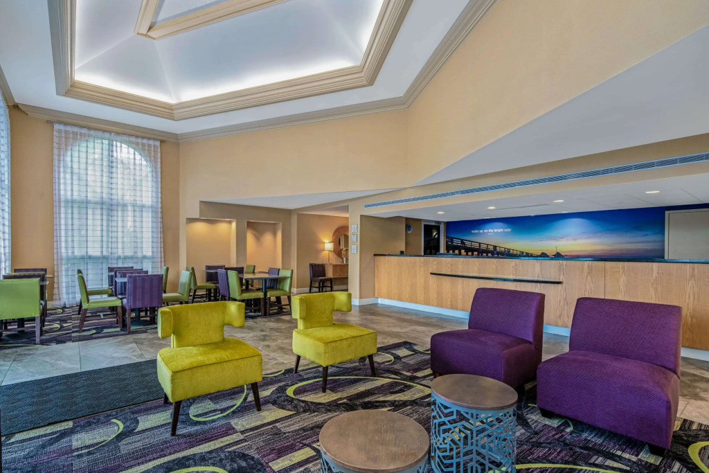 La Quinta by Wyndham Naples Downtown