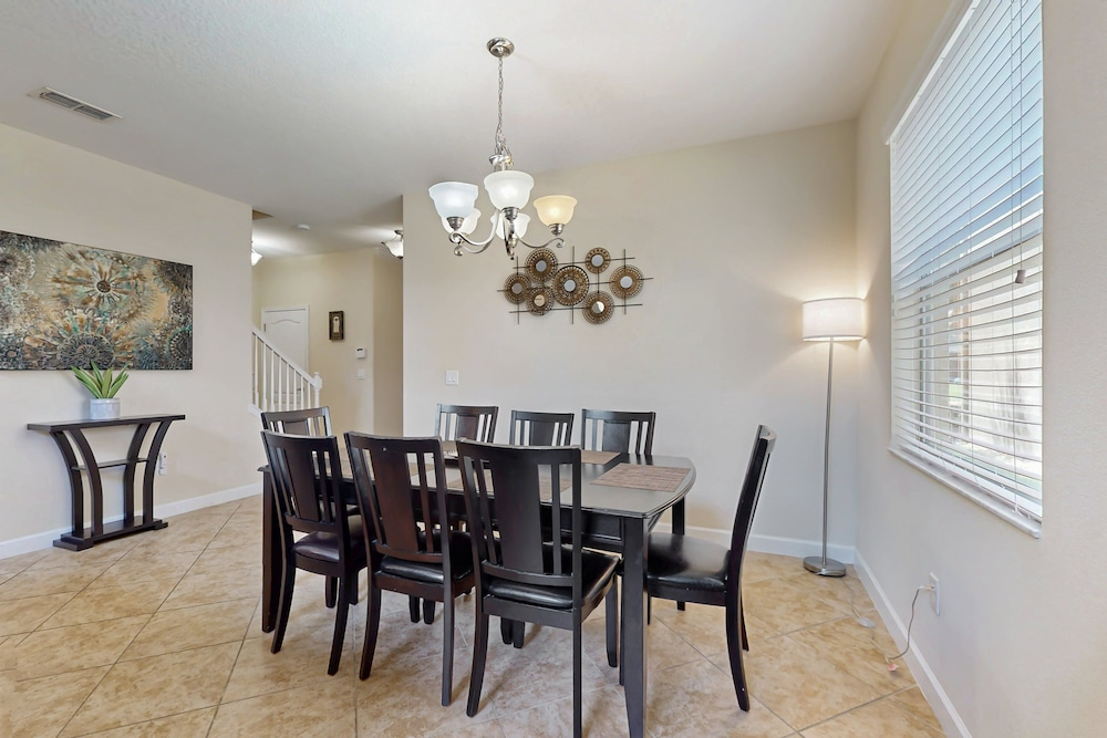 Dog-friendly Home With Private Pool, High-speed Wifi, Central AC, & Washer/dryer